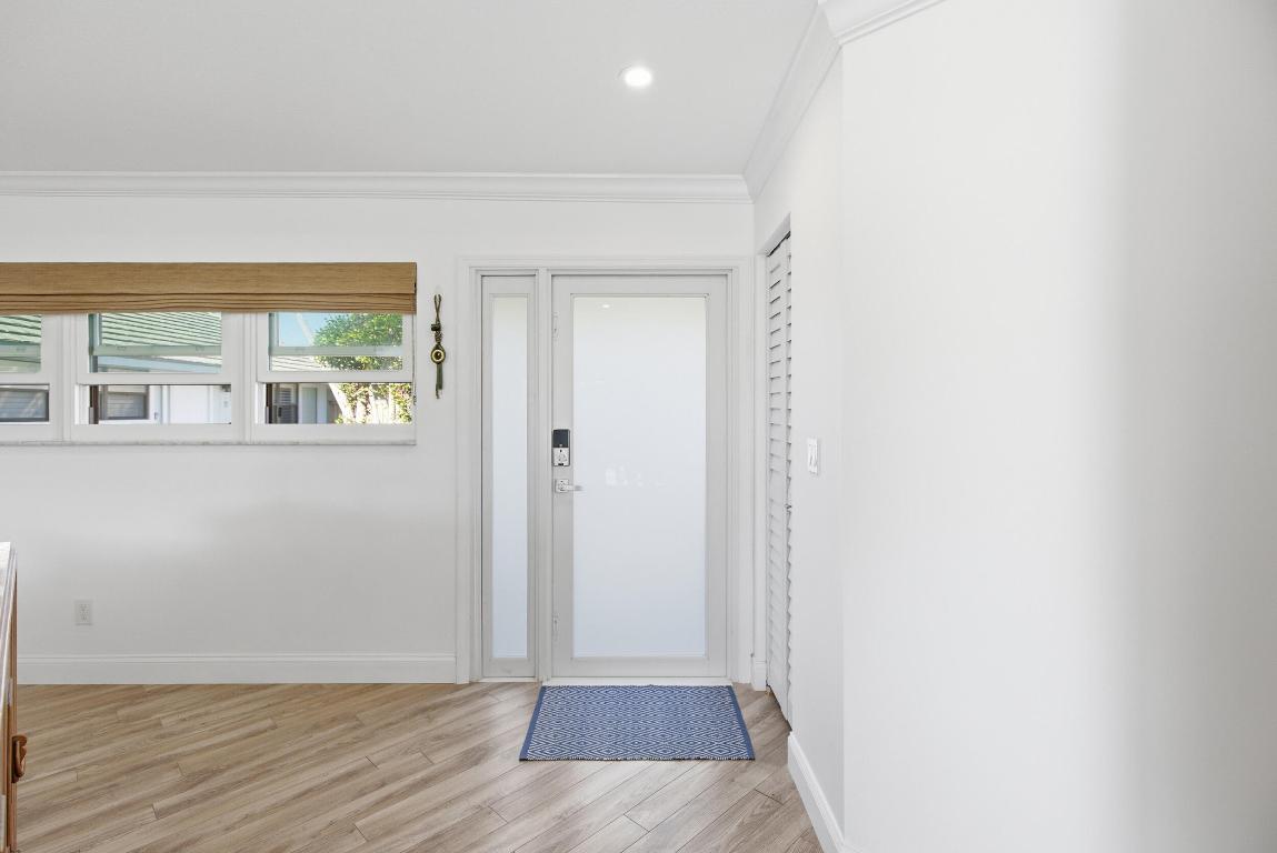 1127 E Seminole #24b Jupiter, FL 33477