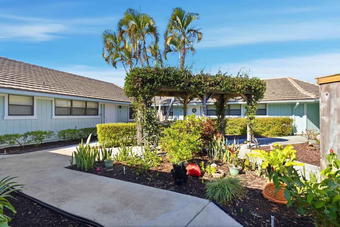 1127 E Seminole #24b Jupiter, FL 33477