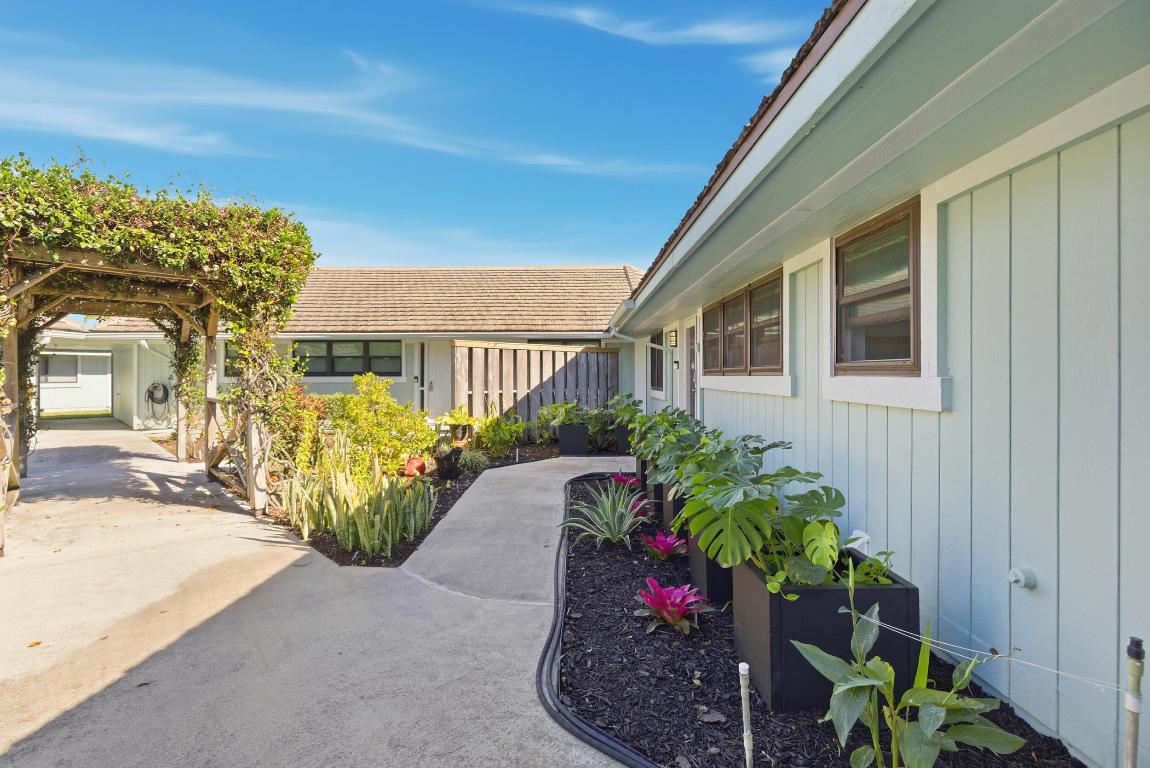 1127 E Seminole #24b Jupiter, FL 33477