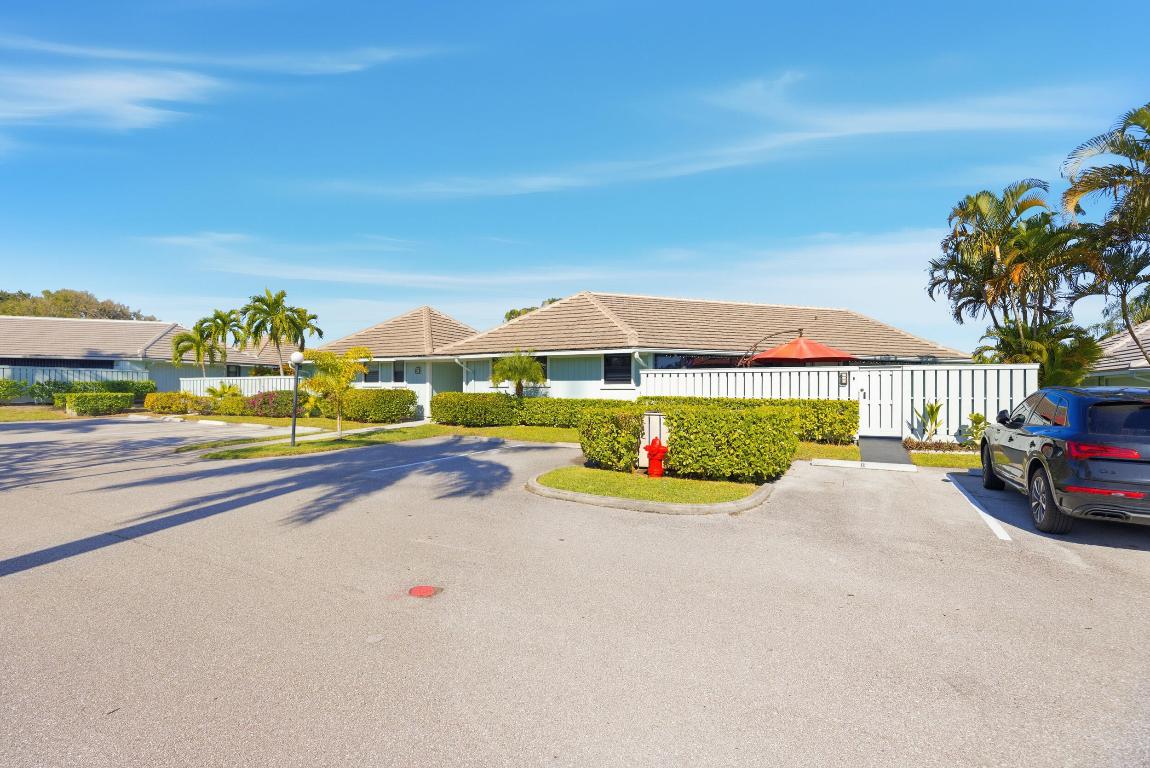 1127 E Seminole #24b Jupiter, FL 33477