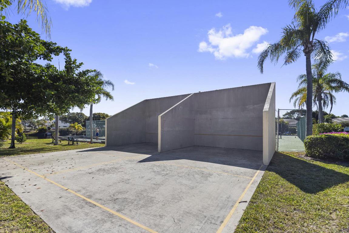 1127 E Seminole #24b Jupiter, FL 33477