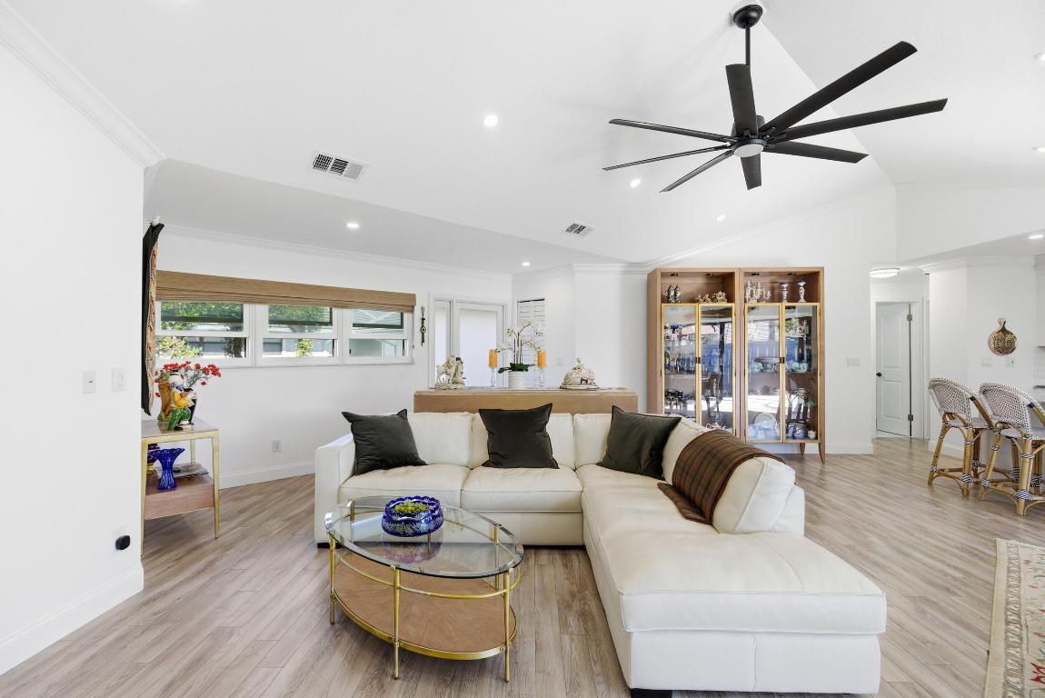 1127 E Seminole #24b Jupiter, FL 33477