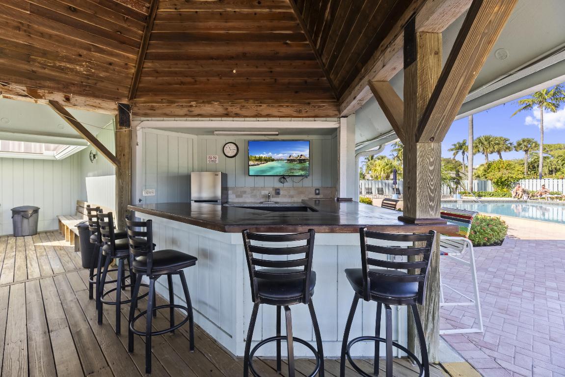 1127 E Seminole #24b Jupiter, FL 33477