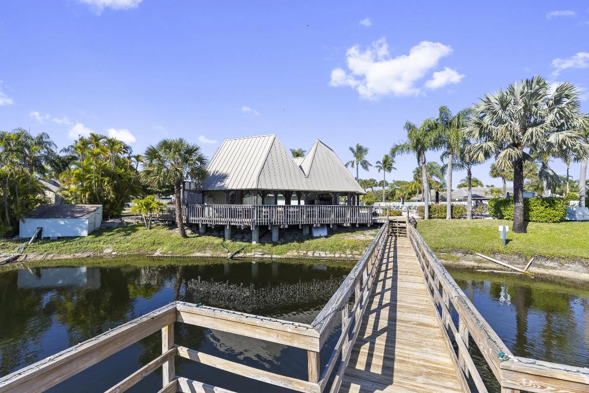 1127 E Seminole #24b Jupiter, FL 33477