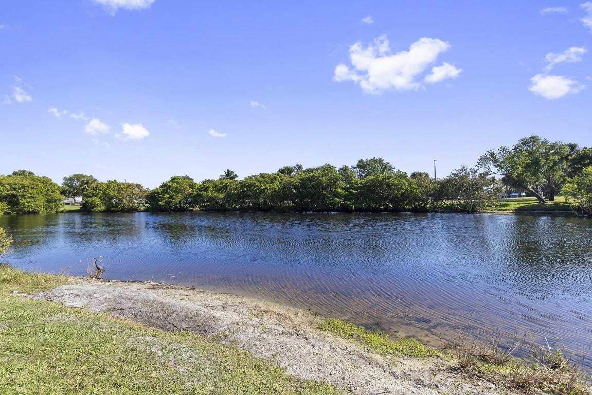 1127 E Seminole #24b Jupiter, FL 33477