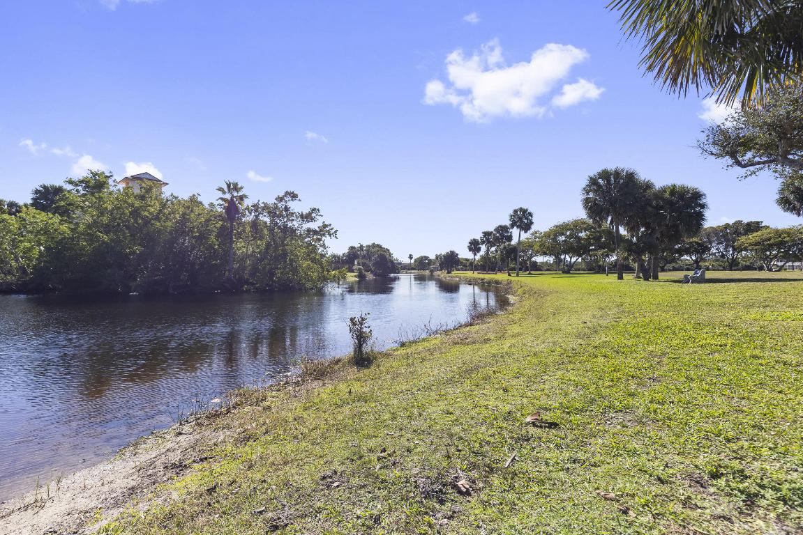 1127 E Seminole #24b Jupiter, FL 33477