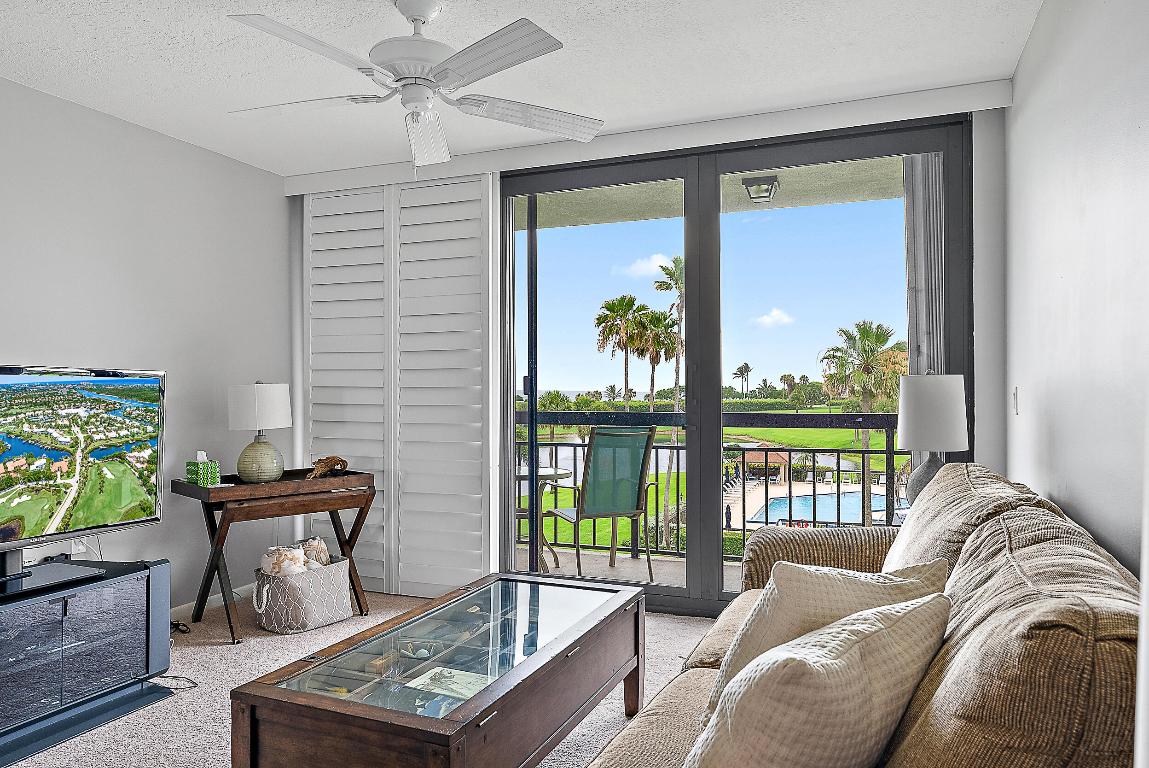 301 S Seas #305 Jupiter, FL 33477