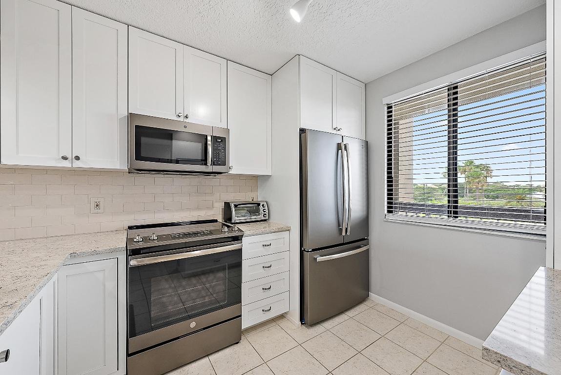 301 S Seas #305 Jupiter, FL 33477