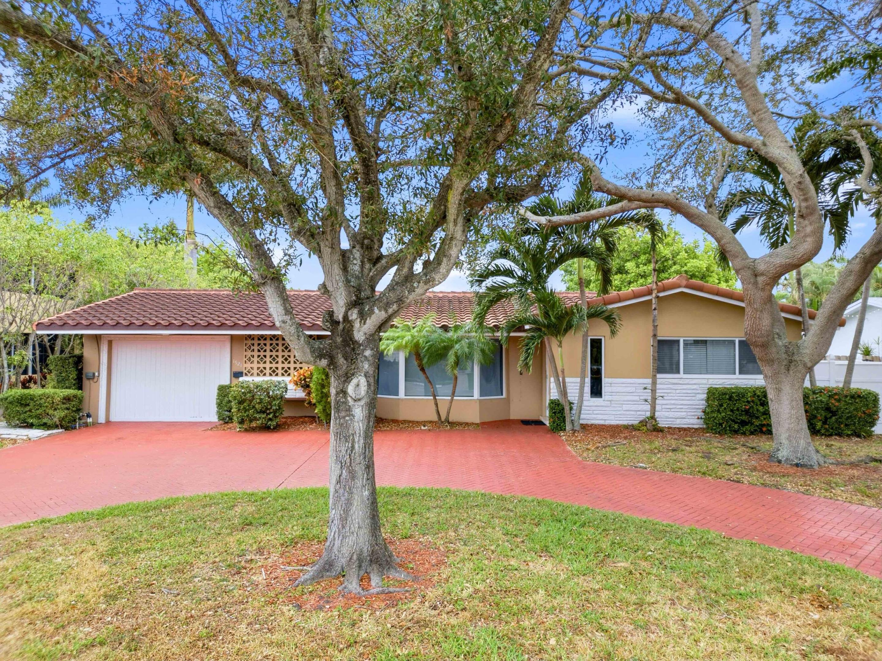 1921 NE 28th Lighthouse Point, FL 33064