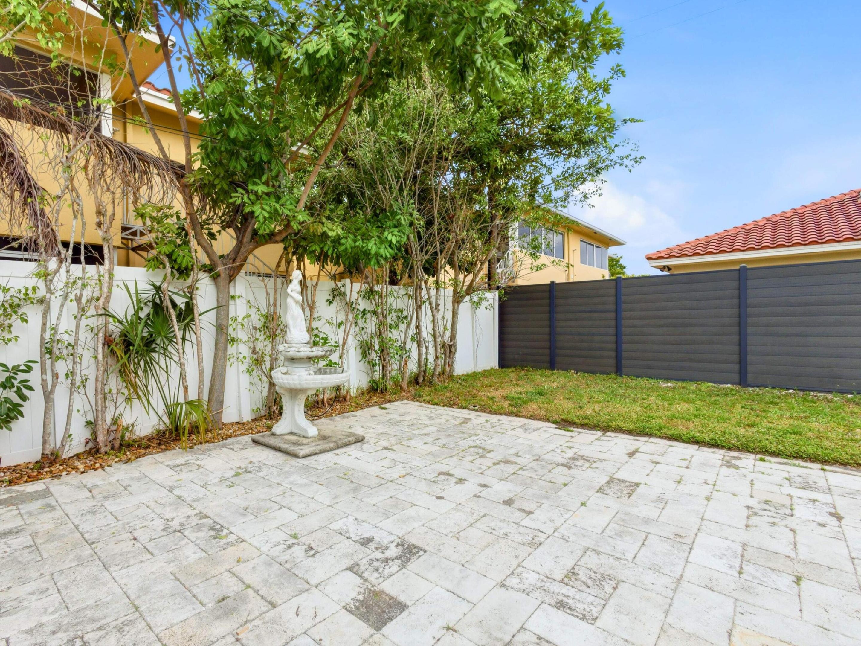 1921 NE 28th Lighthouse Point, FL 33064