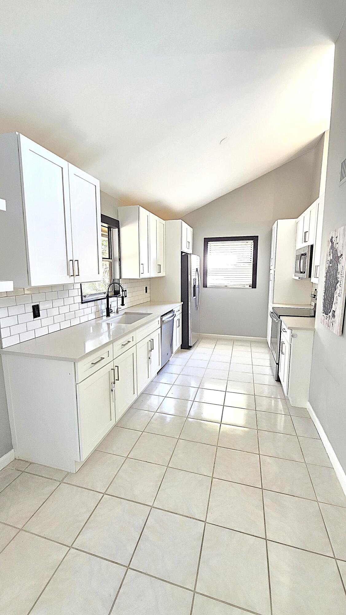 82 Maplecrest Jupiter, FL 33458