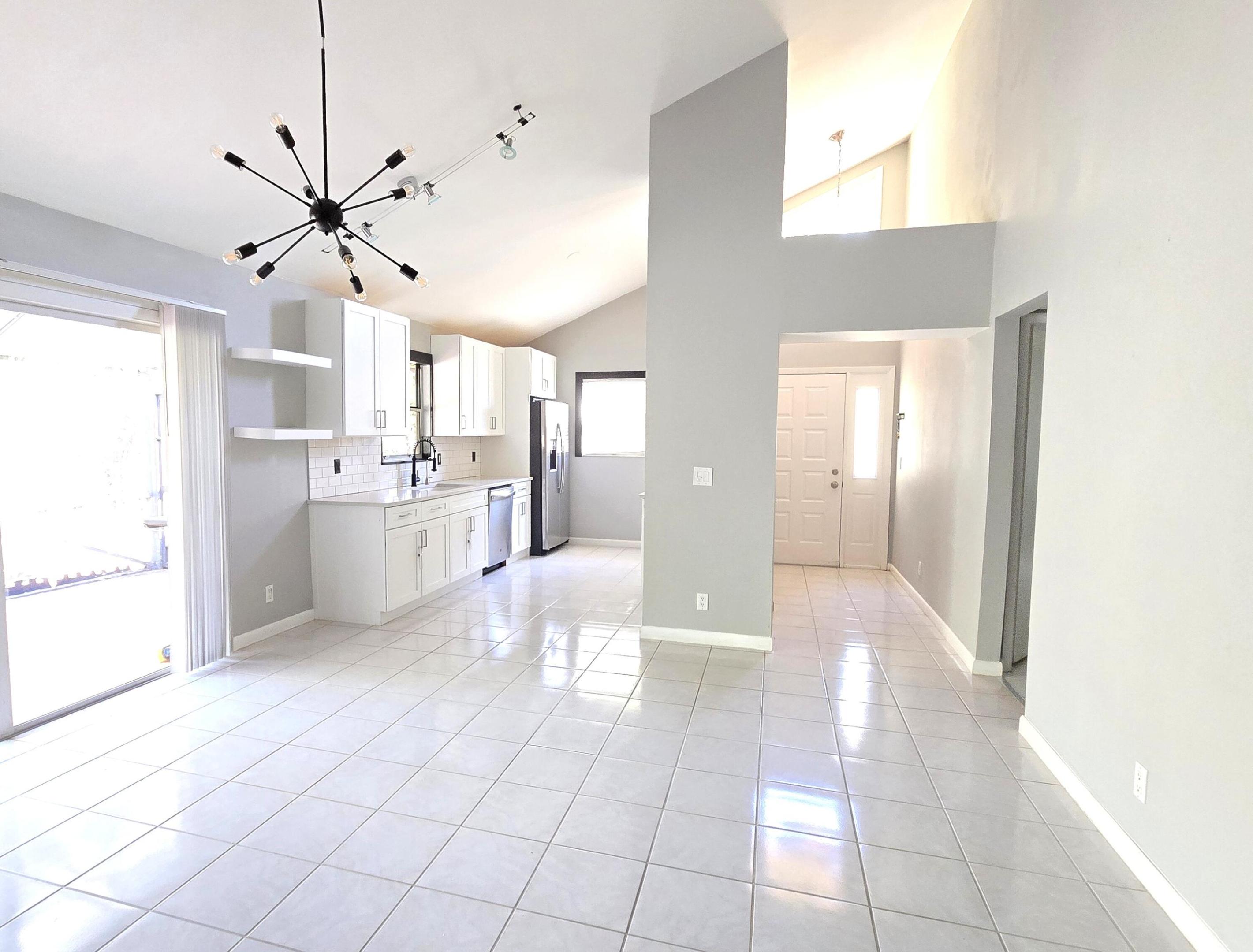 82 Maplecrest Jupiter, FL 33458