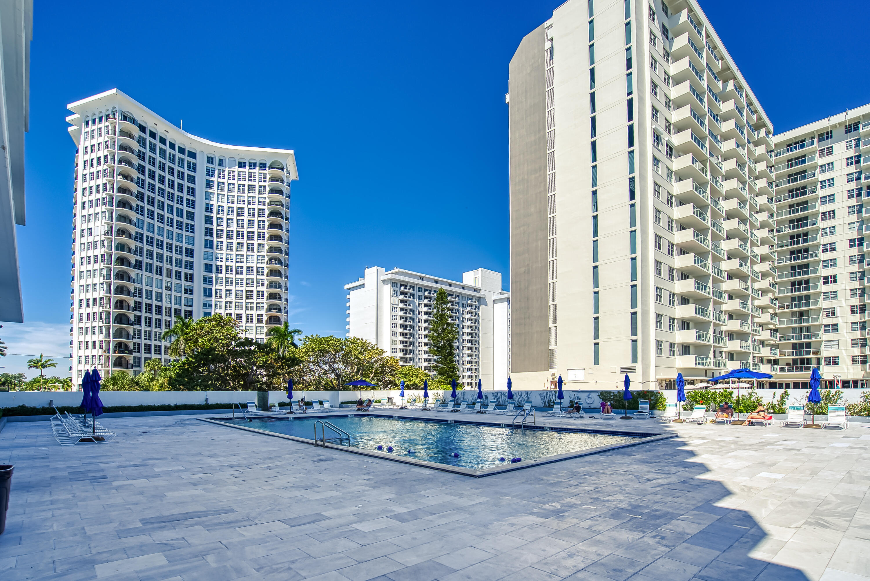 5601 Collins #M5 Miami Beach, FL 33140