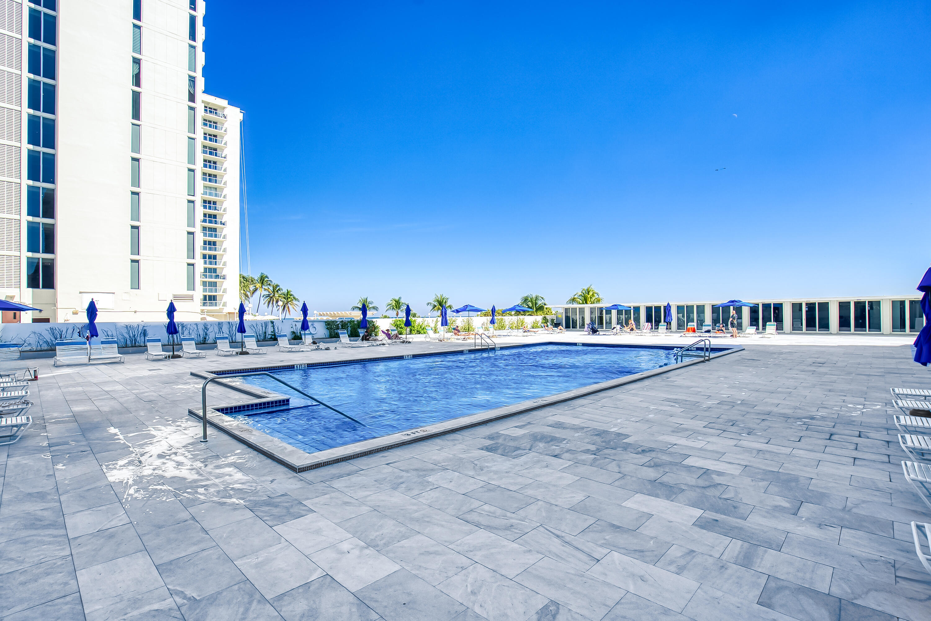 5601 Collins #M5 Miami Beach, FL 33140