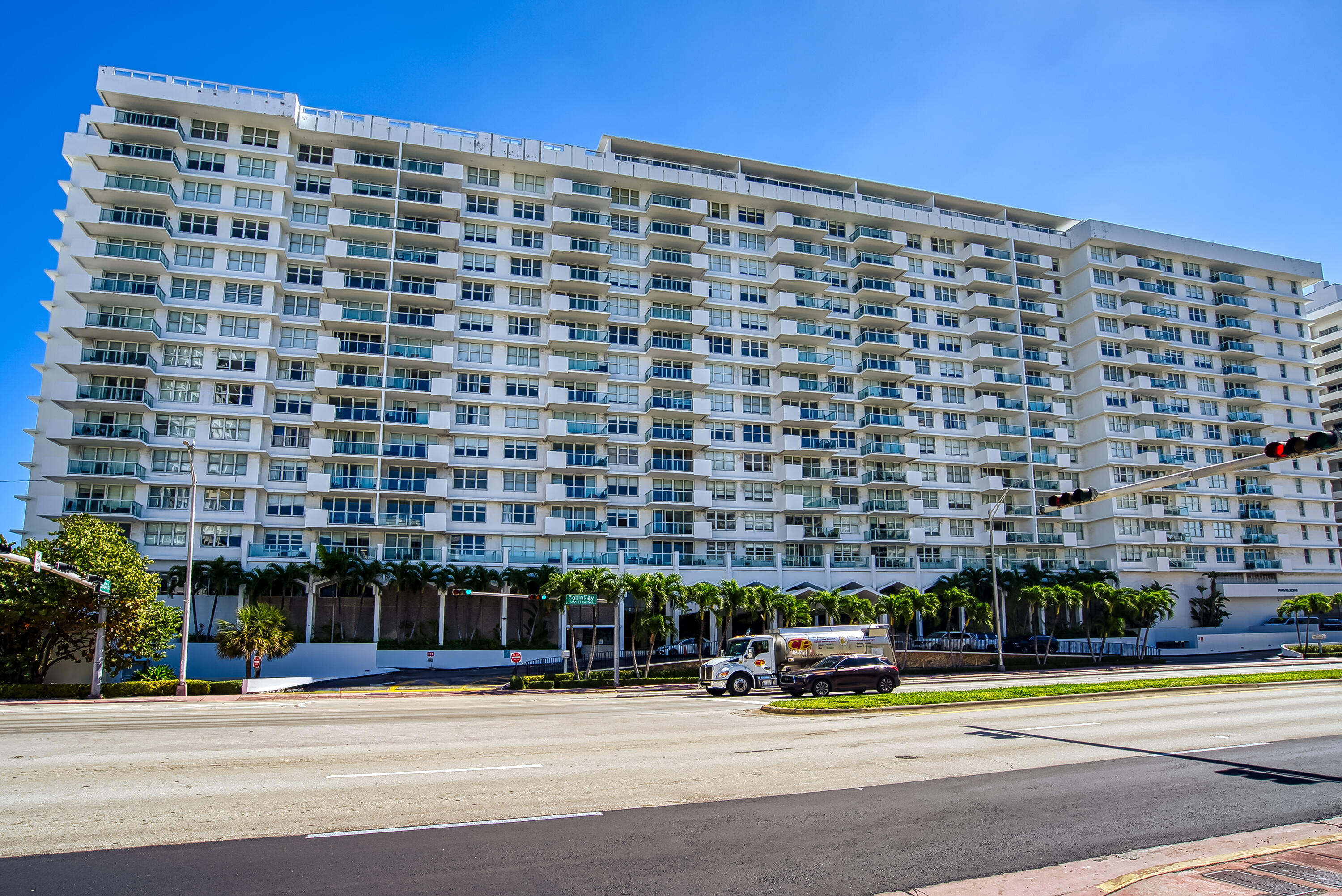 5601 Collins #M5 Miami Beach, FL 33140