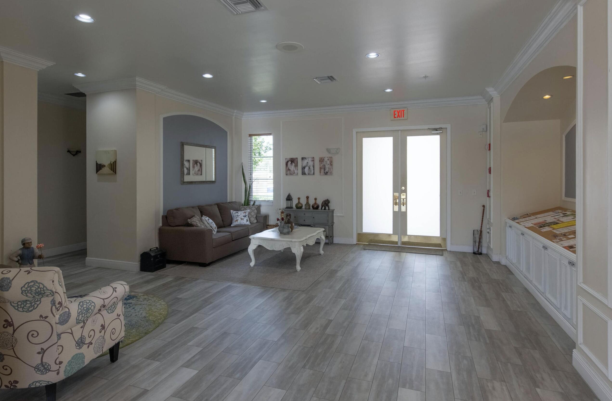 11790 Saint Andrews #305 Wellington, FL 33414