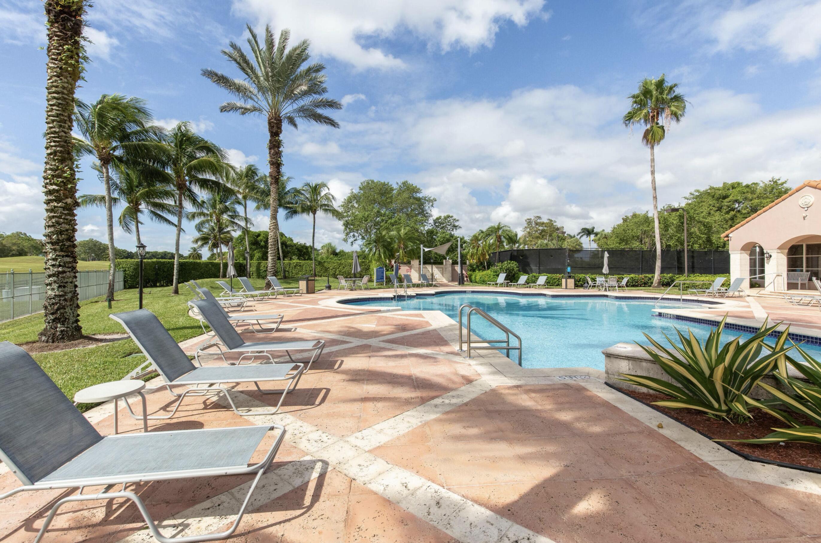 11790 Saint Andrews #305 Wellington, FL 33414