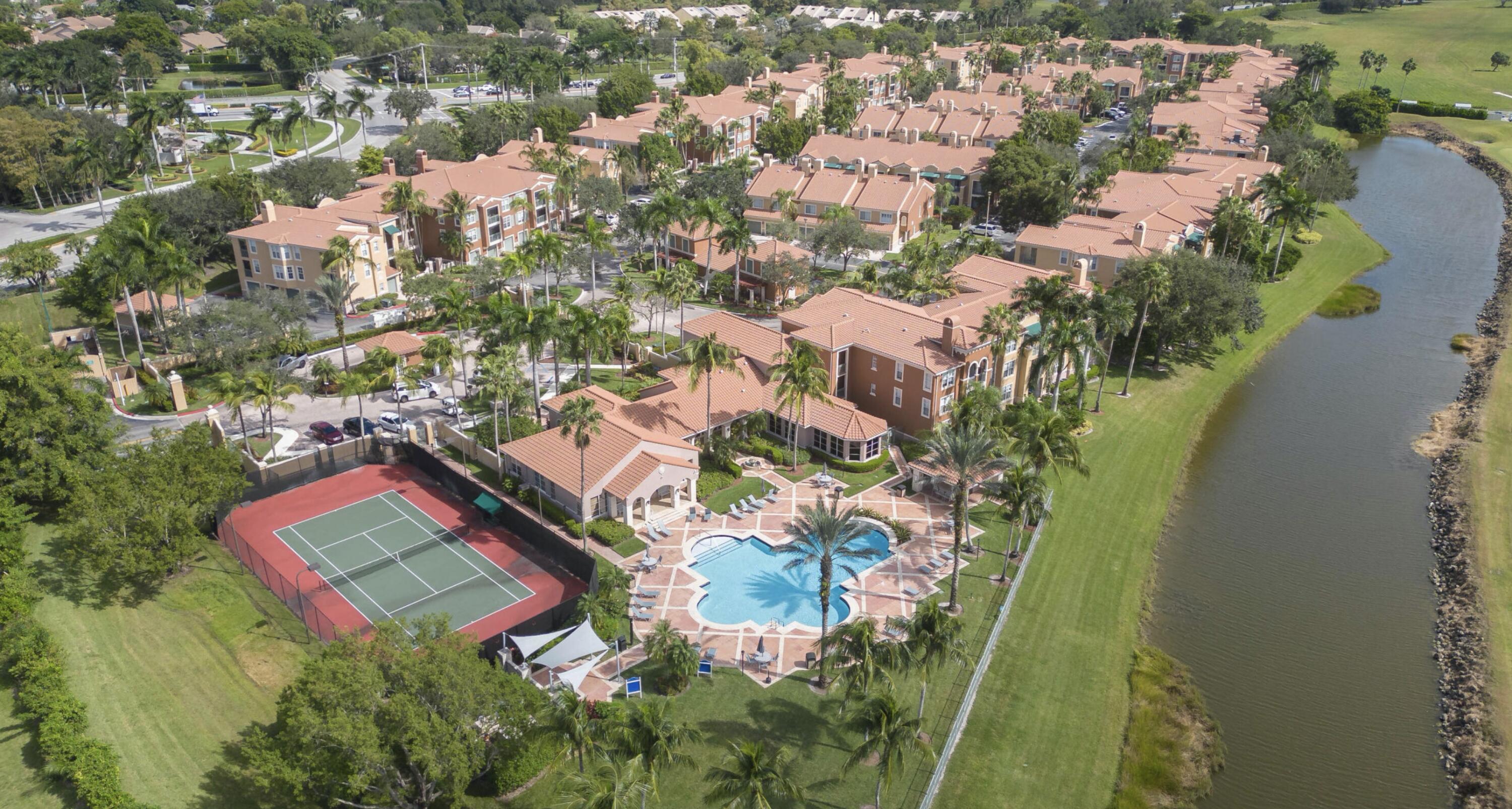 11790 Saint Andrews #305 Wellington, FL 33414