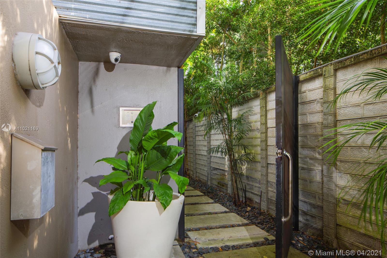 2460 Tigertail Ave Miami, FL 33133