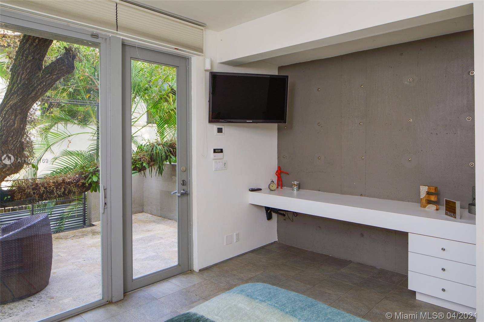 2460 Tigertail Ave Miami, FL 33133