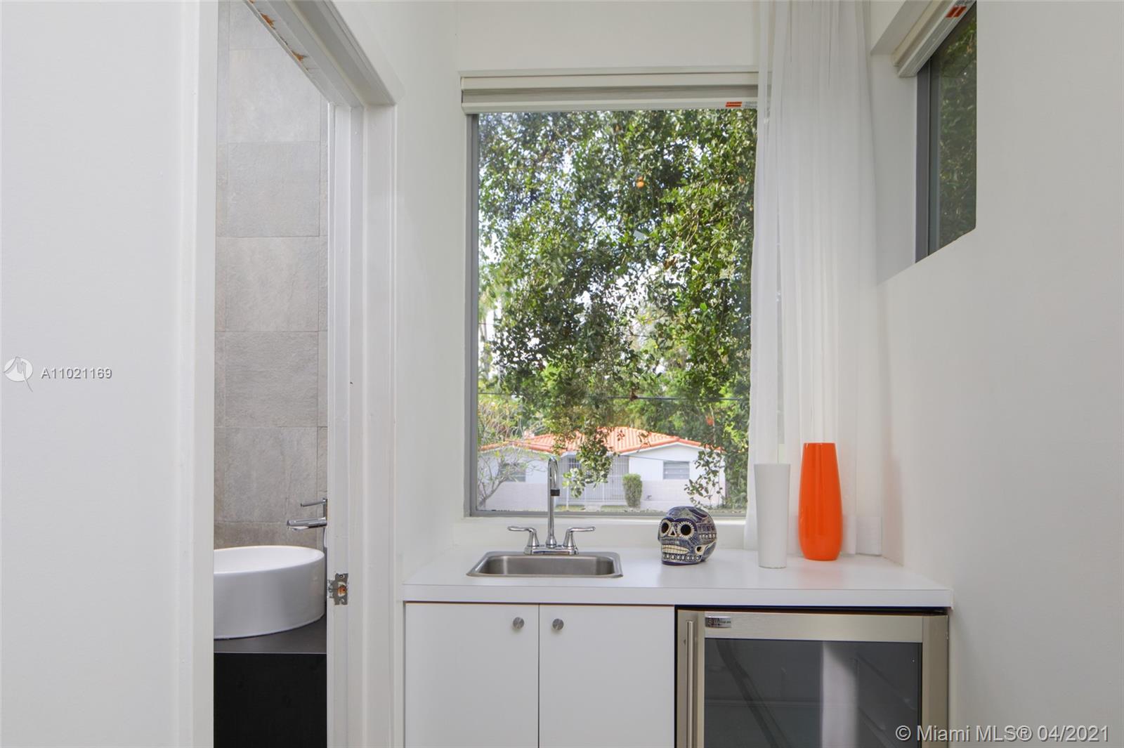 2460 Tigertail Ave Miami, FL 33133