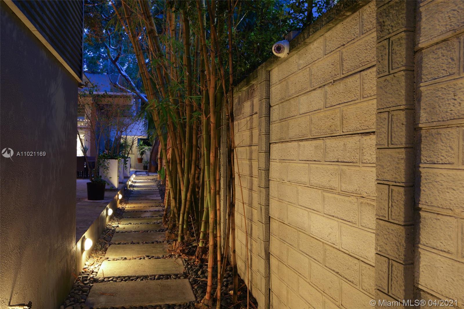 2460 Tigertail Ave Miami, FL 33133