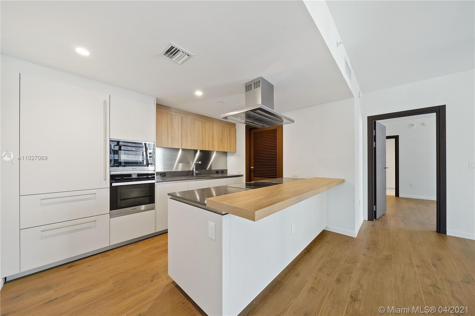 1000 Brickell Plaza #2909 Miami, FL 33131