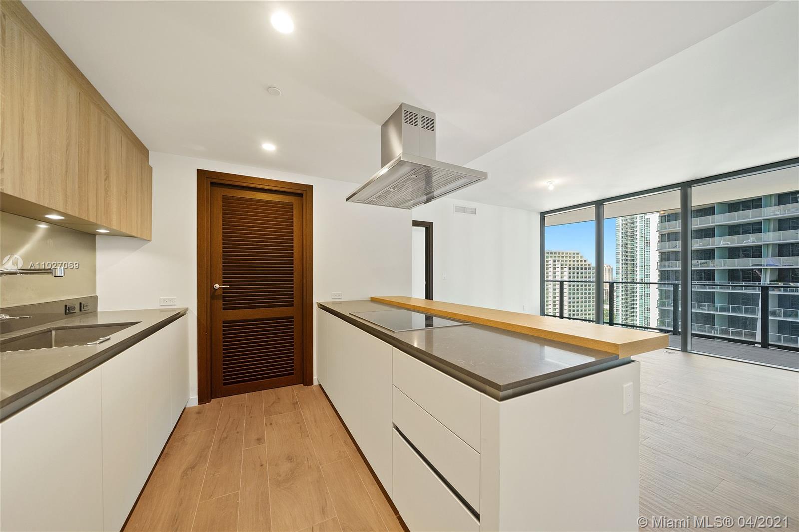 1000 Brickell Plaza #2909 Miami, FL 33131