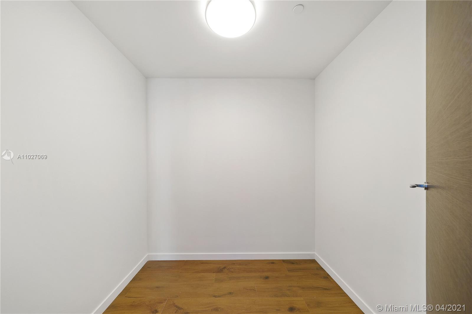 1000 Brickell Plaza #2909 Miami, FL 33131