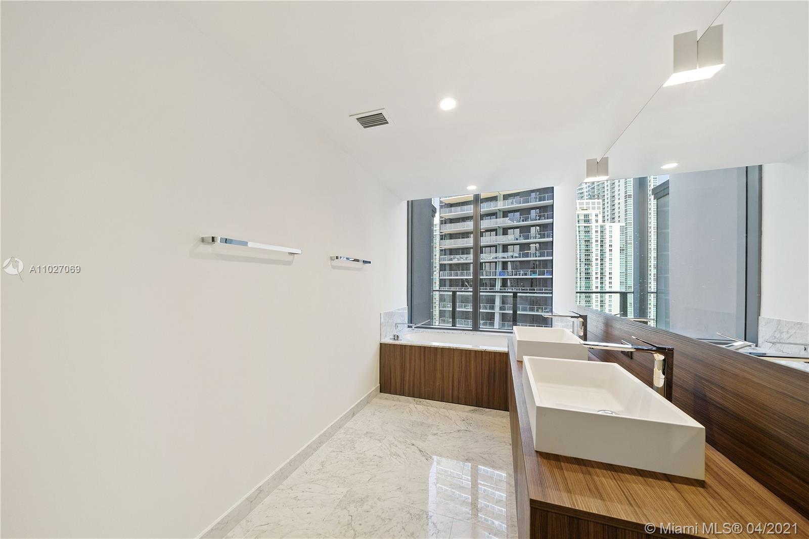 1000 Brickell Plaza #2909 Miami, FL 33131
