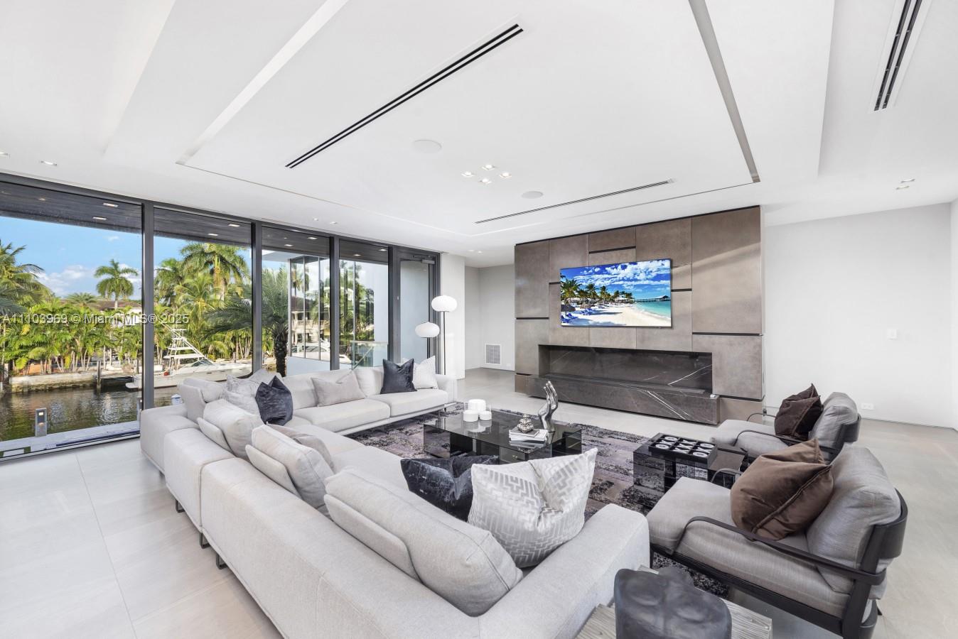 440 Mola Ave Fort Lauderdale, FL 33301