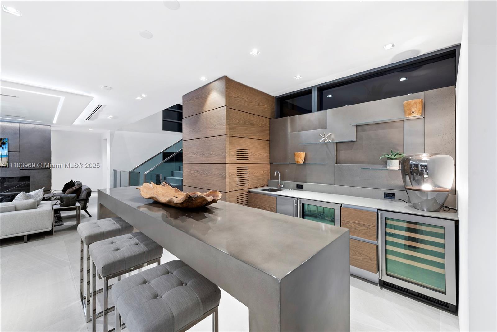 440 Mola Ave Fort Lauderdale, FL 33301