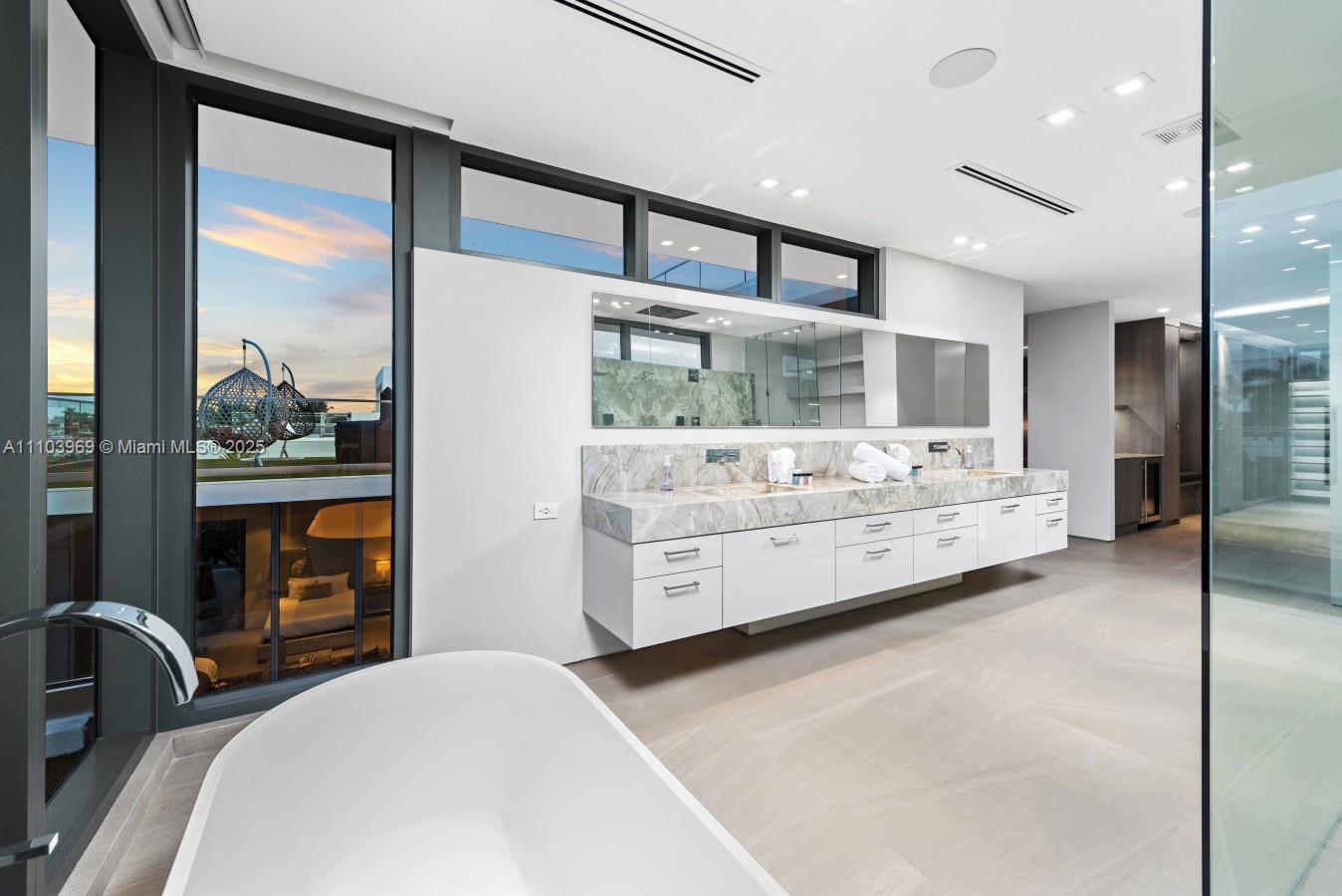 440 Mola Ave Fort Lauderdale, FL 33301