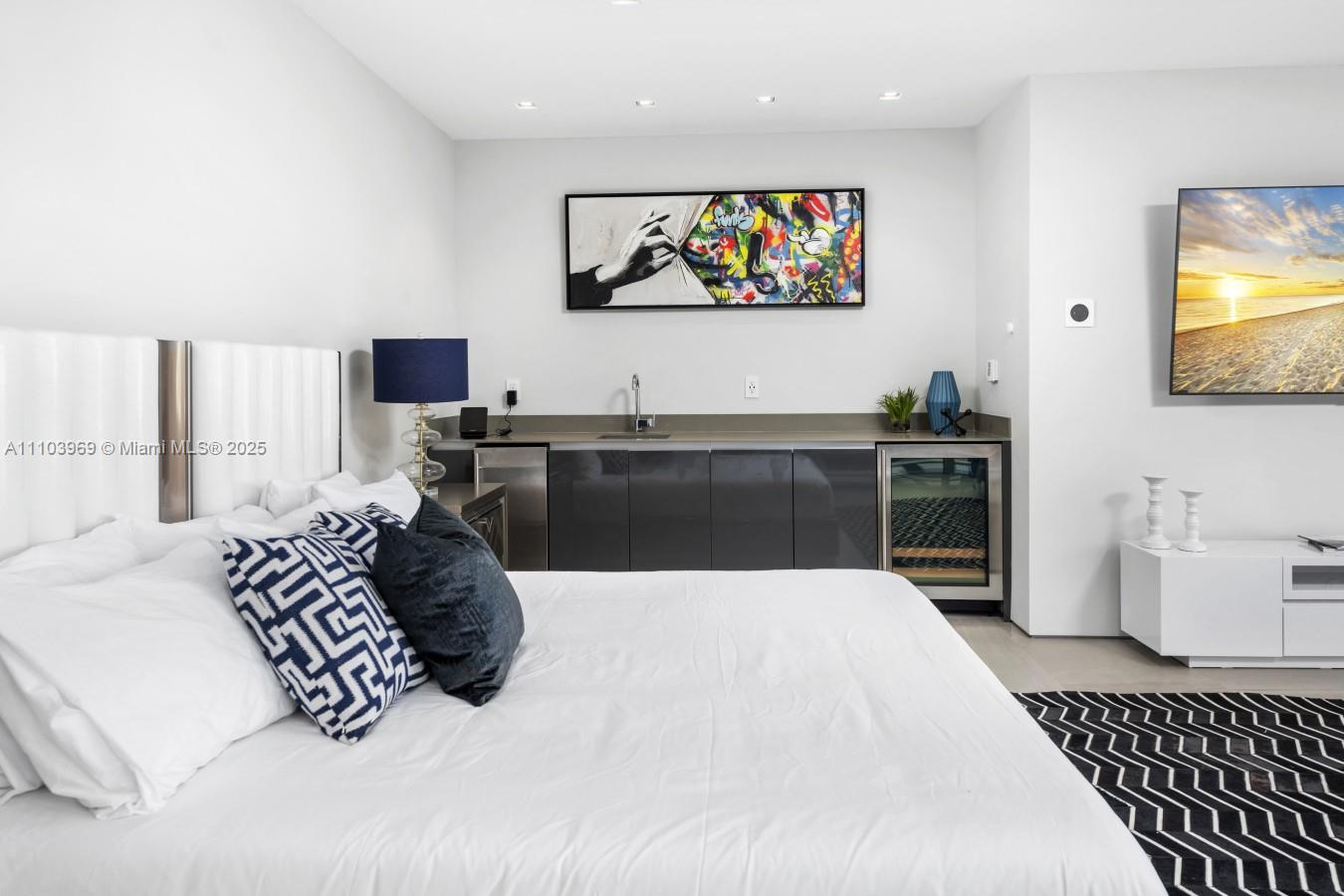 440 Mola Ave Fort Lauderdale, FL 33301