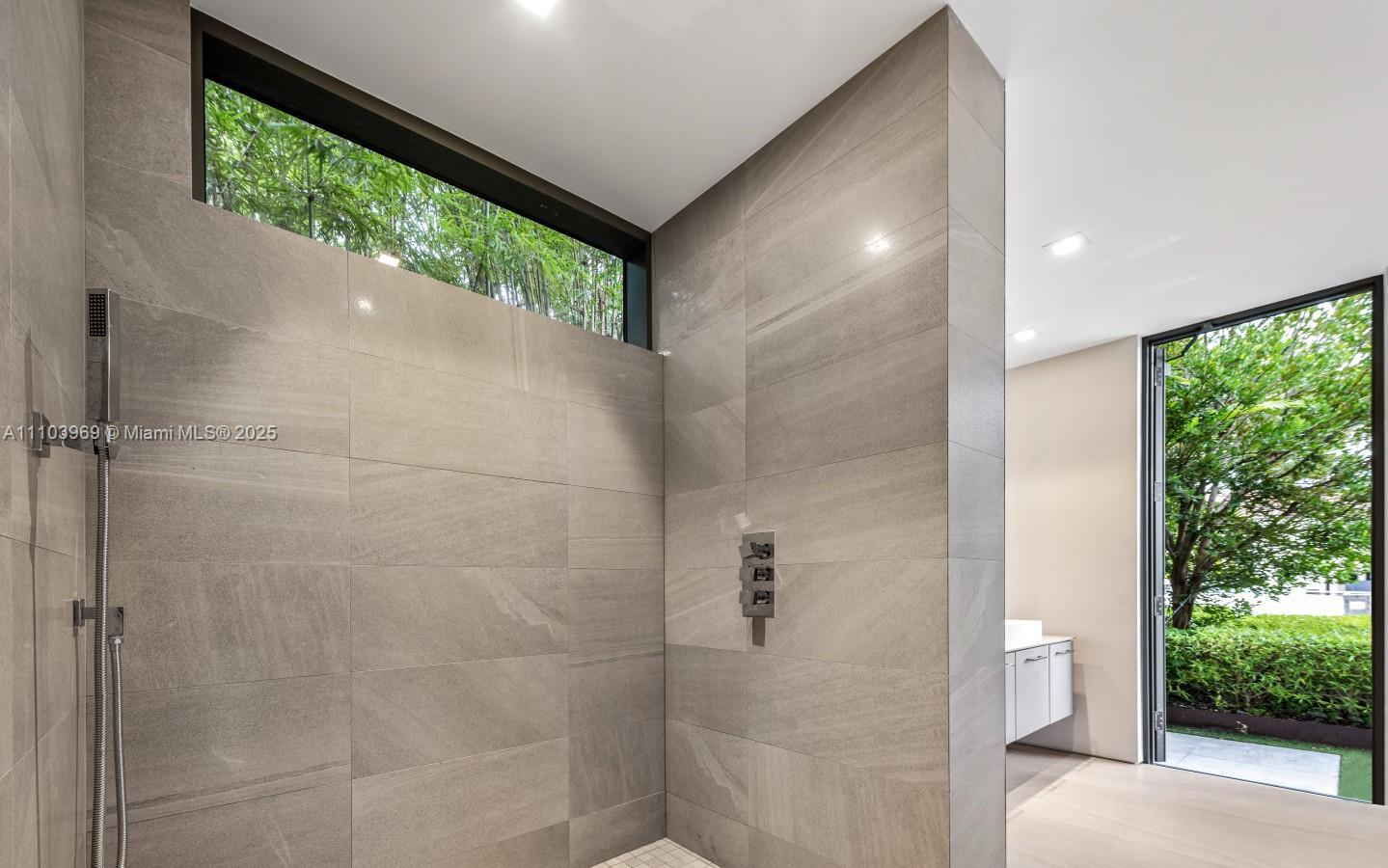 440 Mola Ave Fort Lauderdale, FL 33301