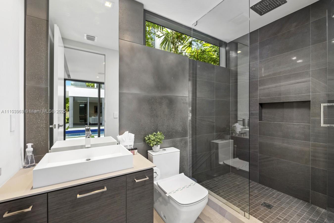 440 Mola Ave Fort Lauderdale, FL 33301