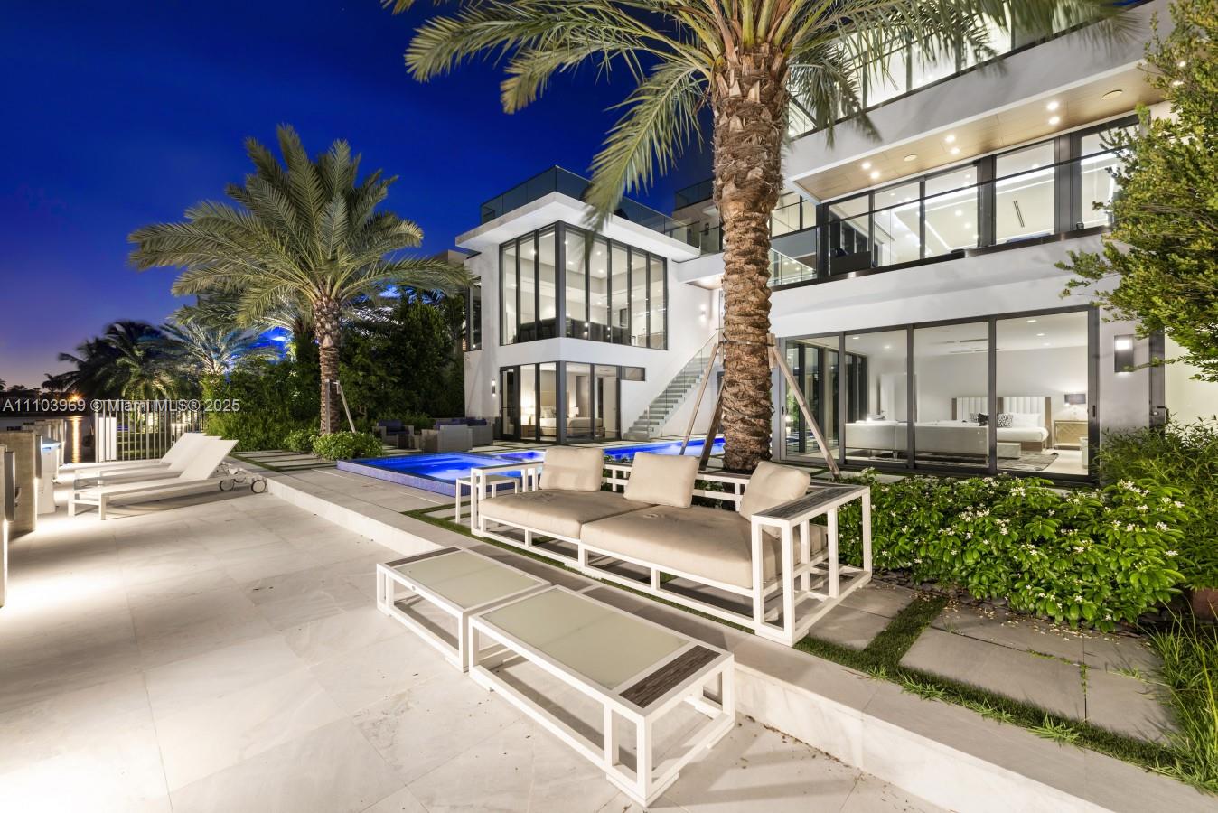 440 Mola Ave Fort Lauderdale, FL 33301