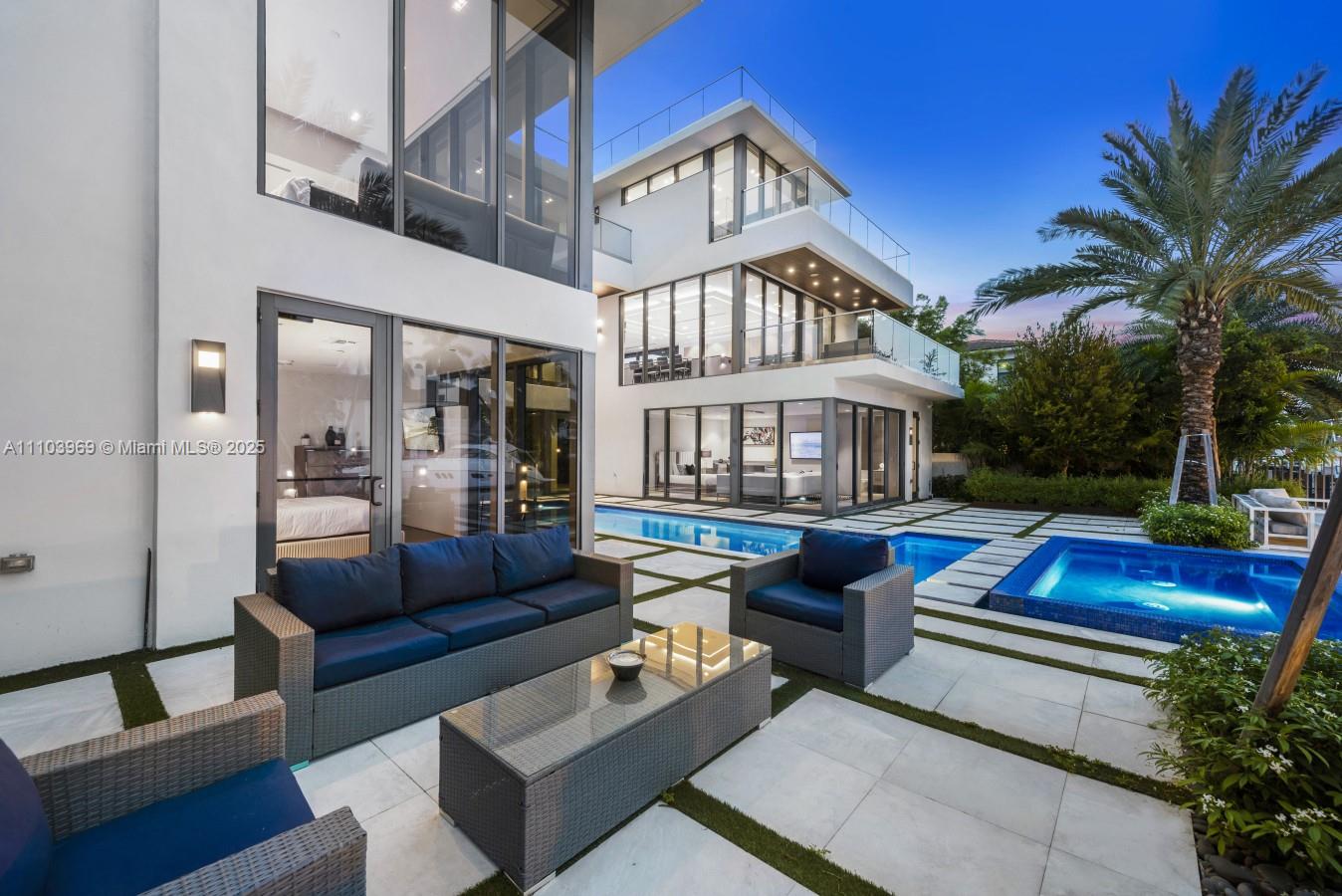 440 Mola Ave Fort Lauderdale, FL 33301