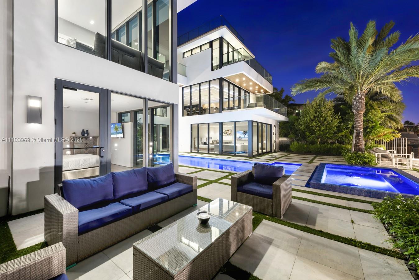 440 Mola Ave Fort Lauderdale, FL 33301