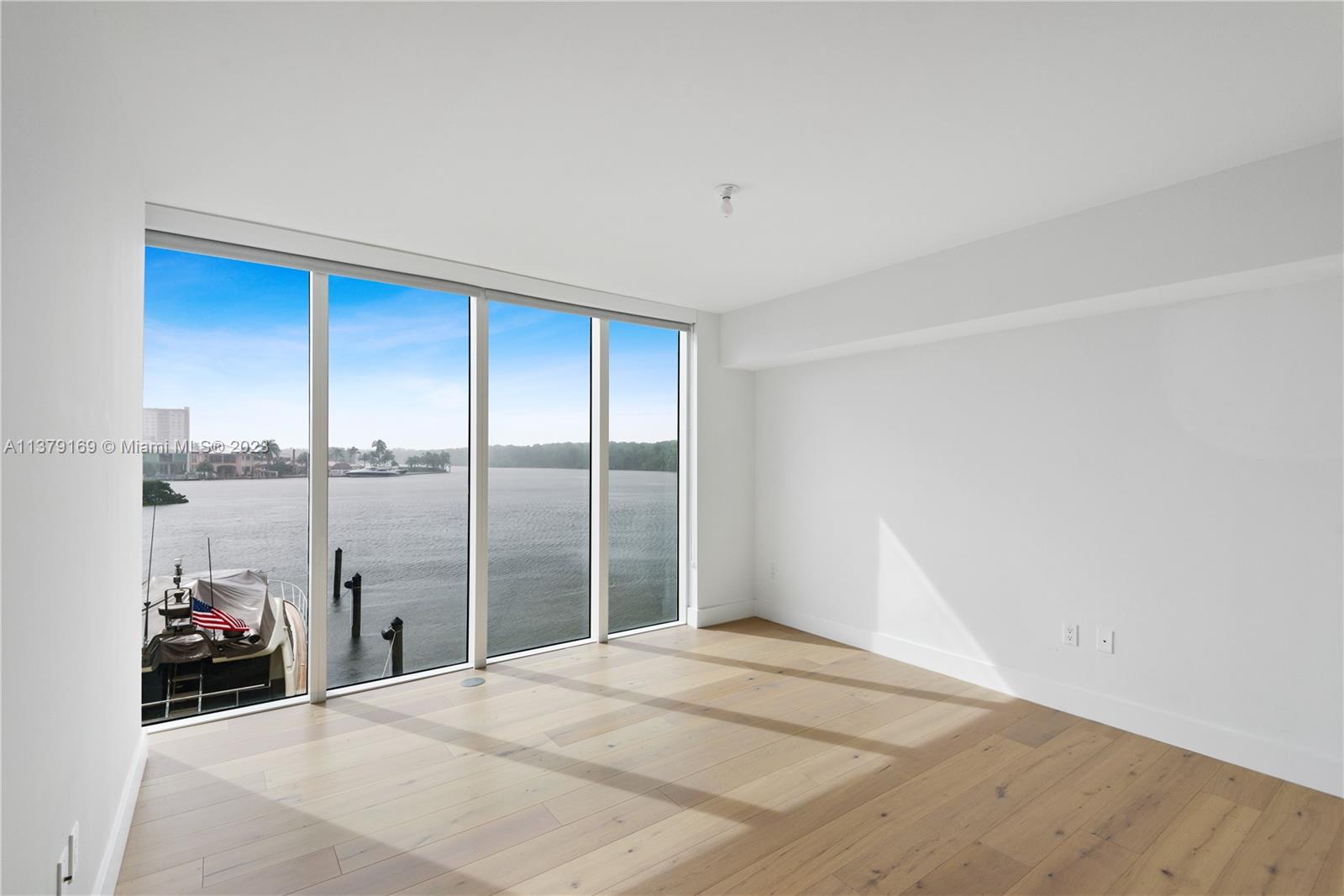 image 400 Sunny Isles11