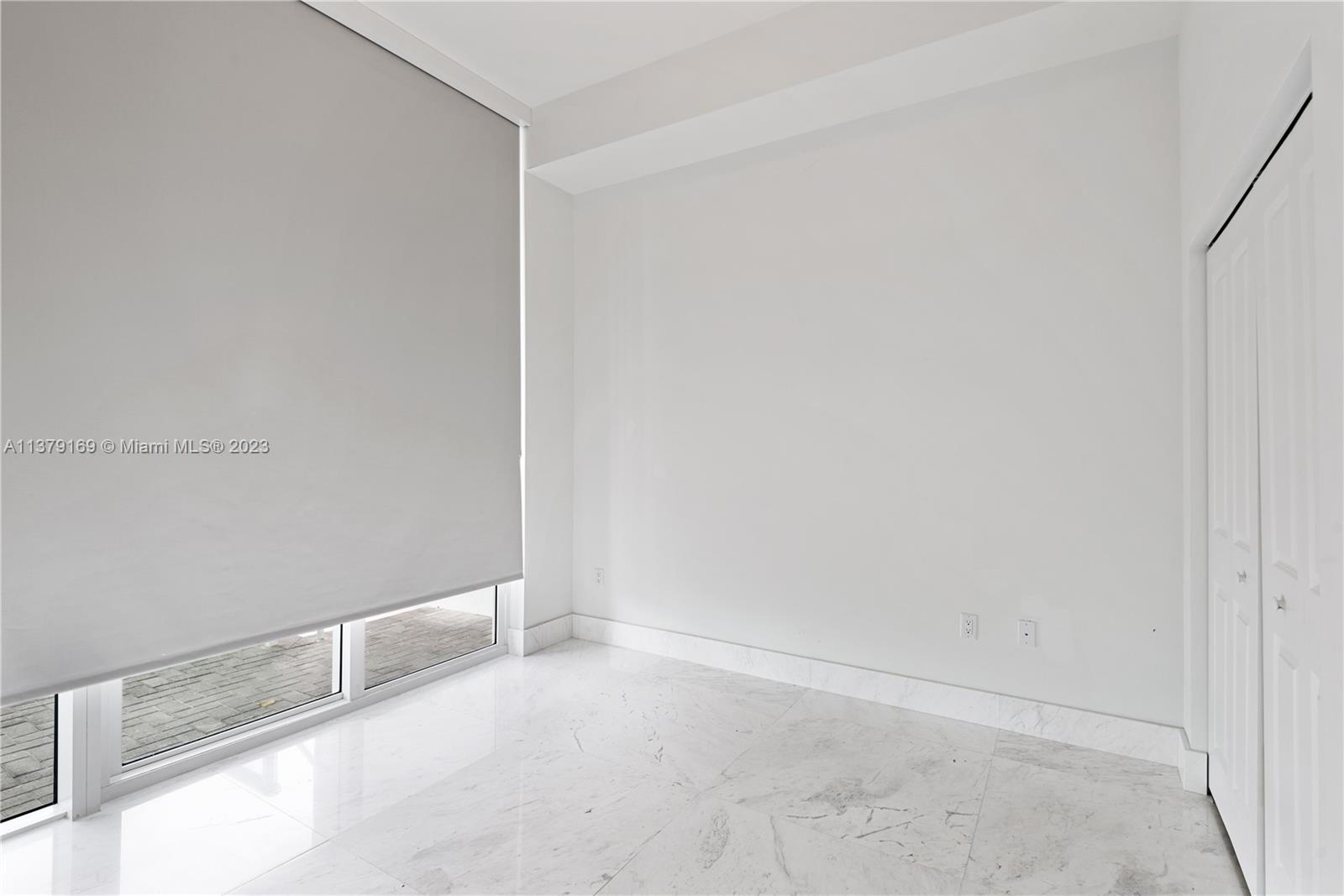 image 400 Sunny Isles14