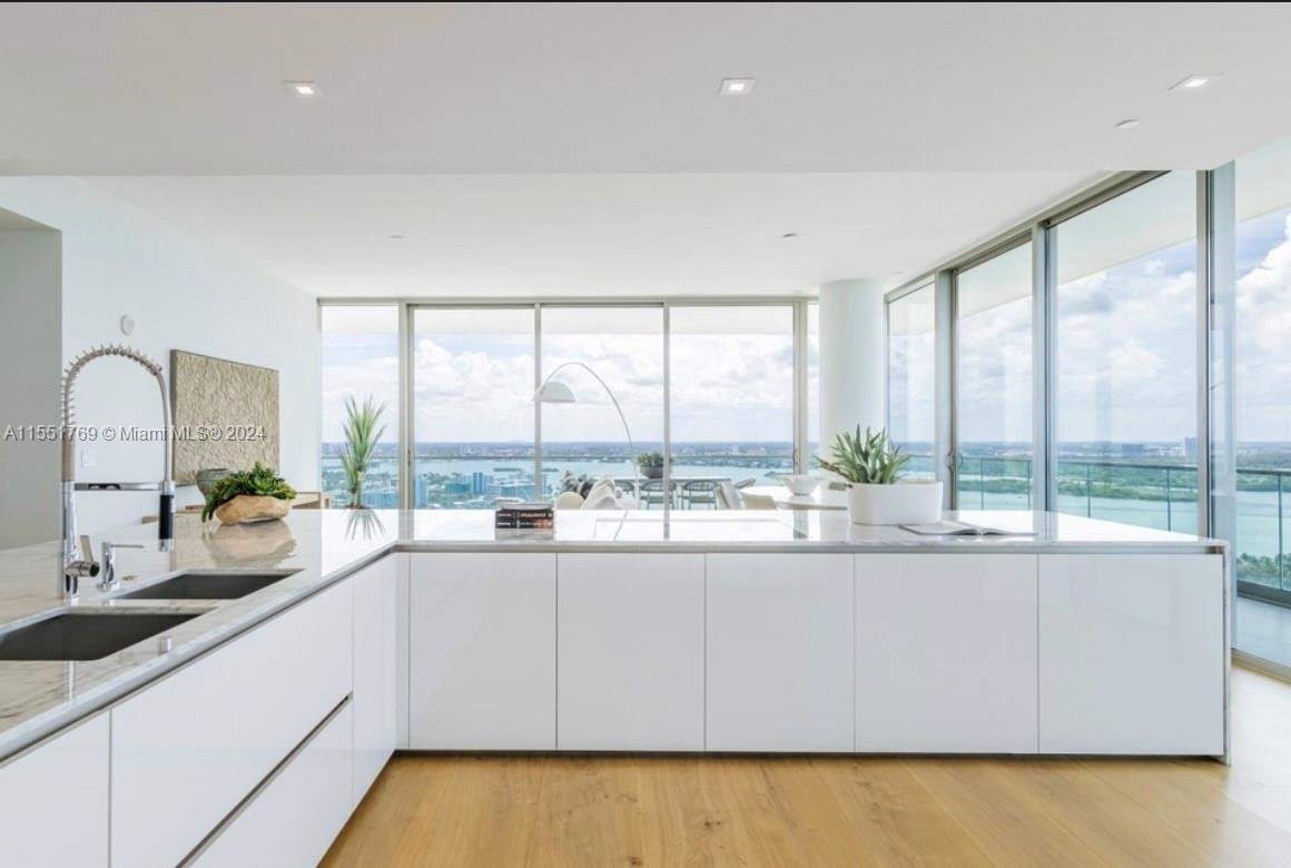 10203 Collins Ave #PH01N - 2701N Bal Harbour, FL 33154