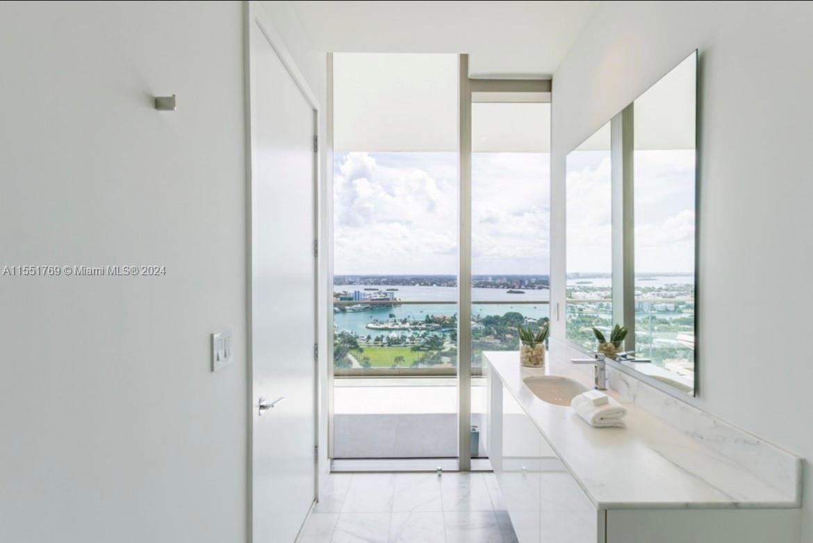 10203 Collins Ave #PH01N - 2701N Bal Harbour, FL 33154