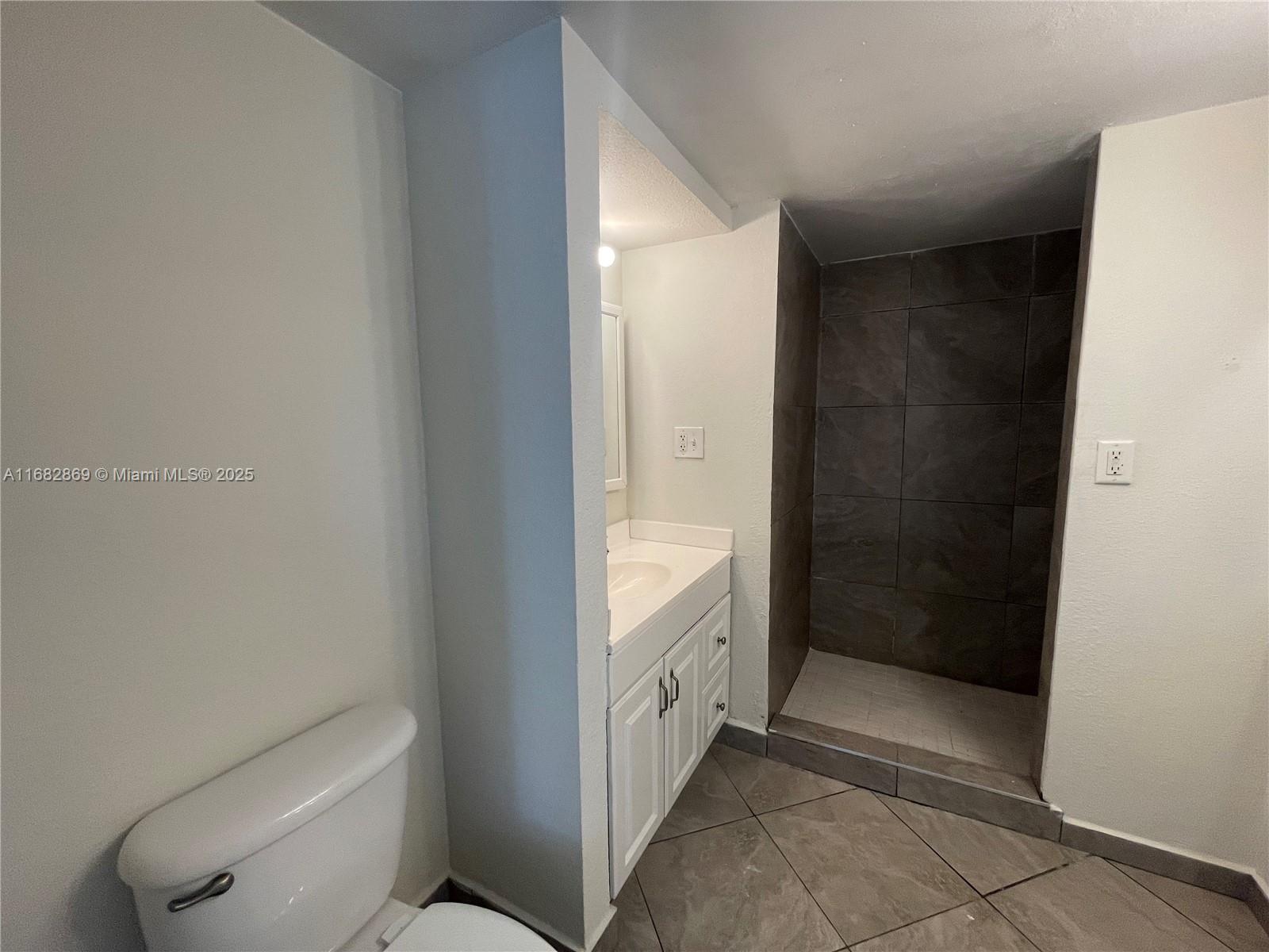 4255 N University Dr #201 Sunrise, FL 33351