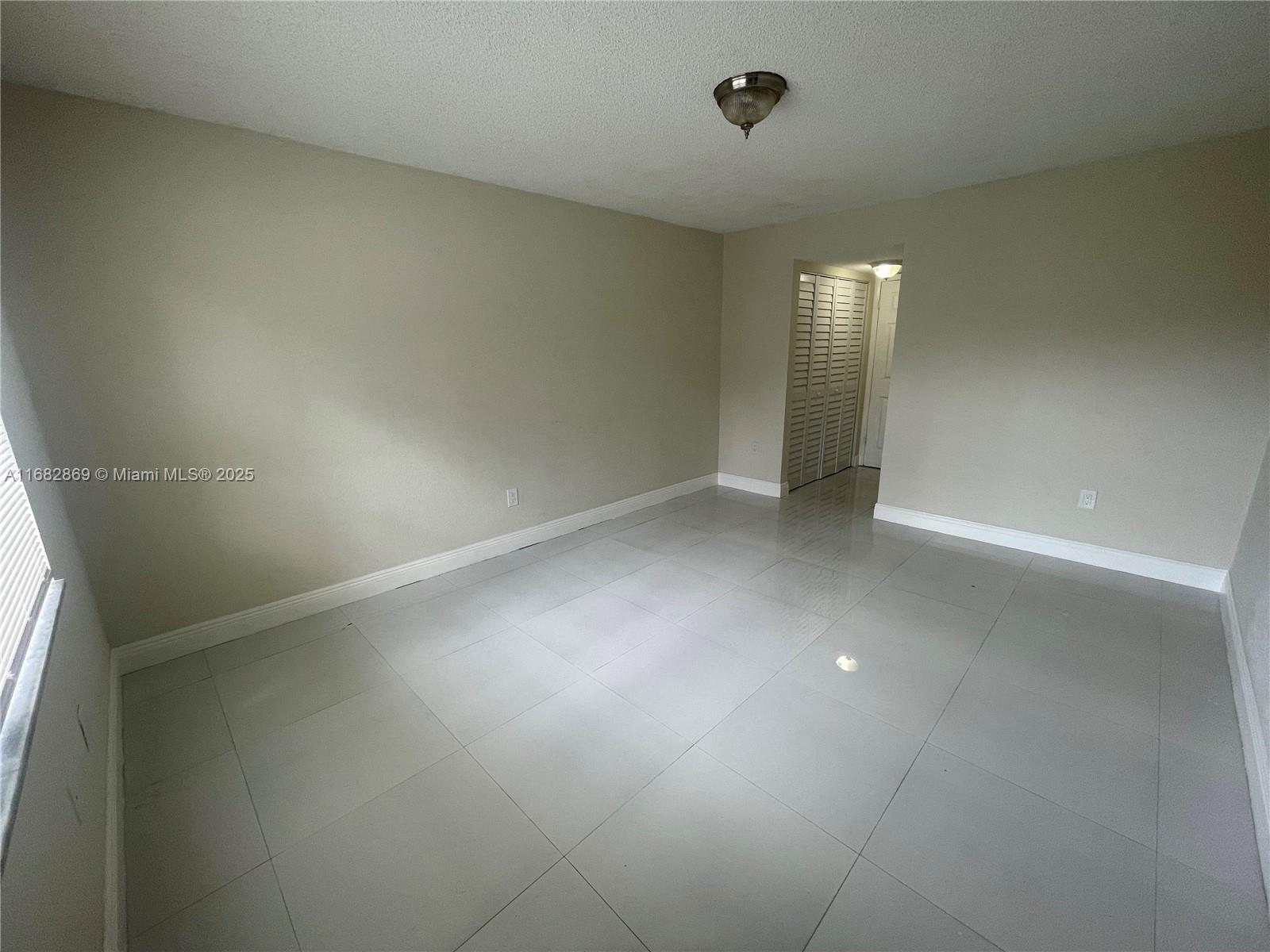 4255 N University Dr #201 Sunrise, FL 33351
