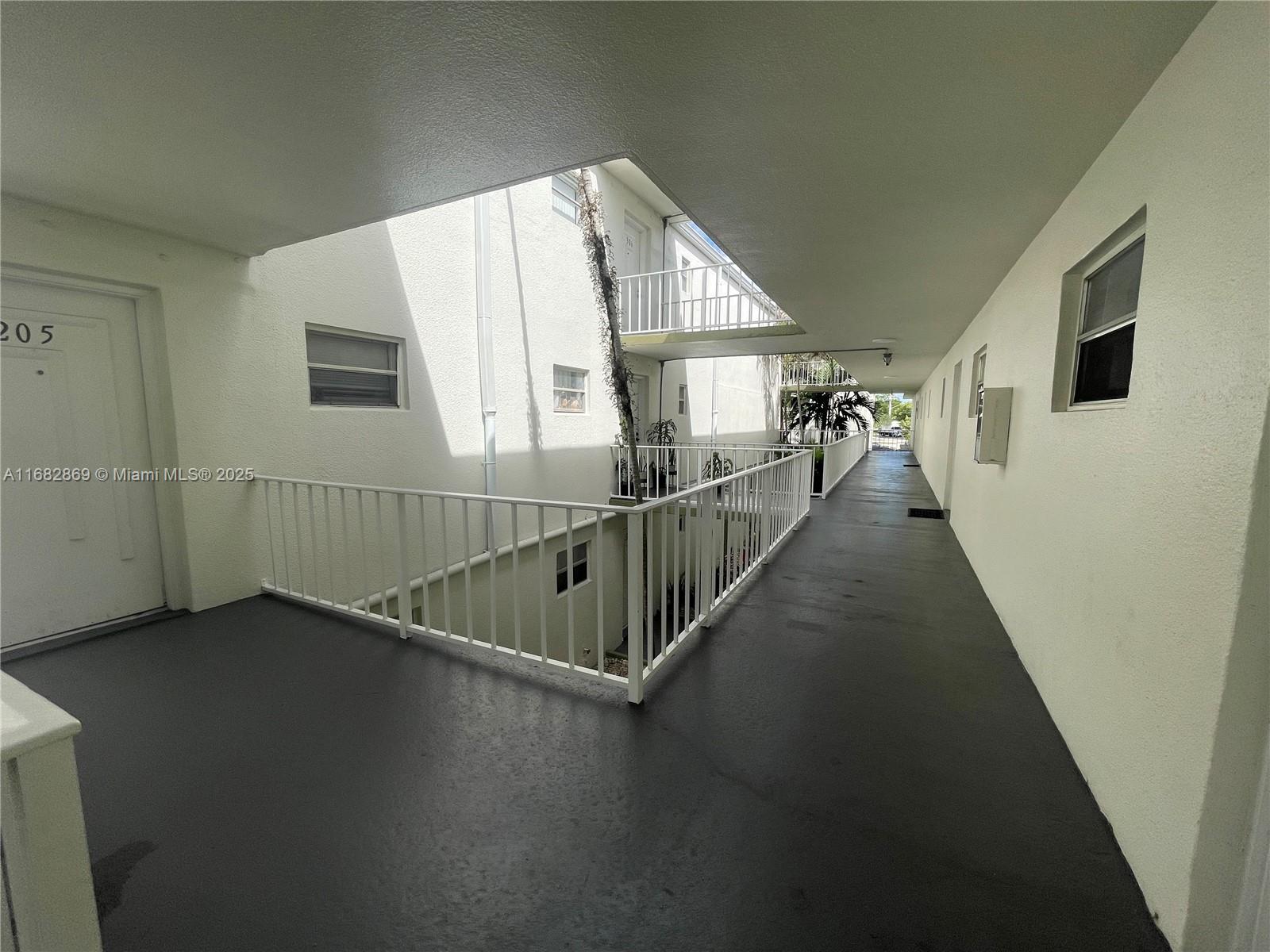 4255 N University Dr #201 Sunrise, FL 33351