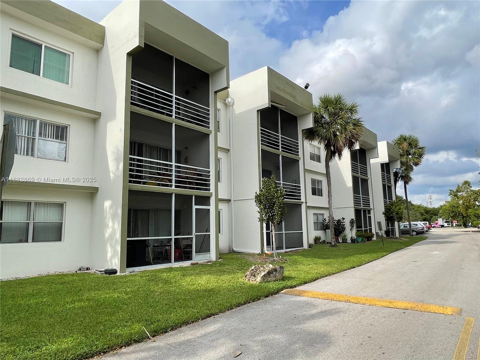 4255 N University Dr #201 Sunrise, FL 33351