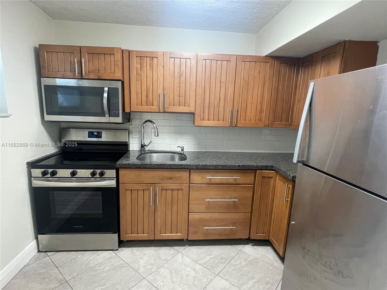 4255 N University Dr #201 Sunrise, FL 33351