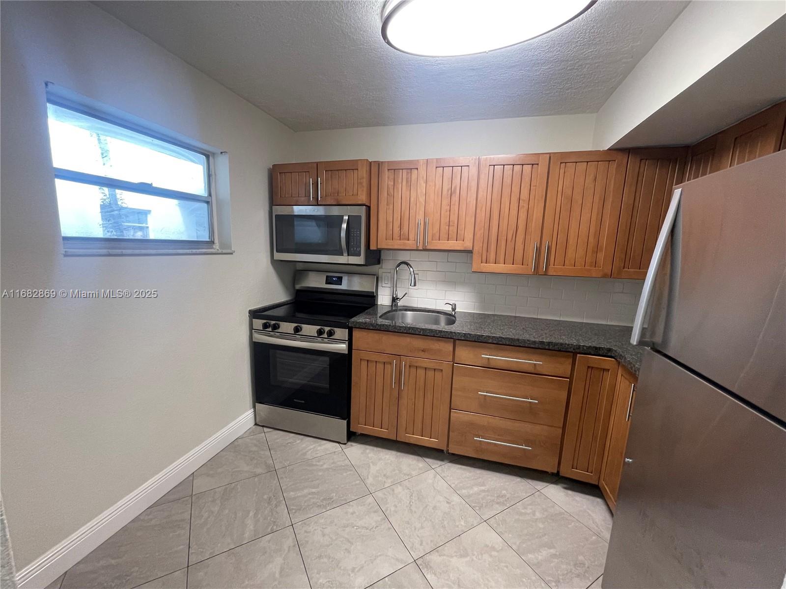 4255 N University Dr #201 Sunrise, FL 33351