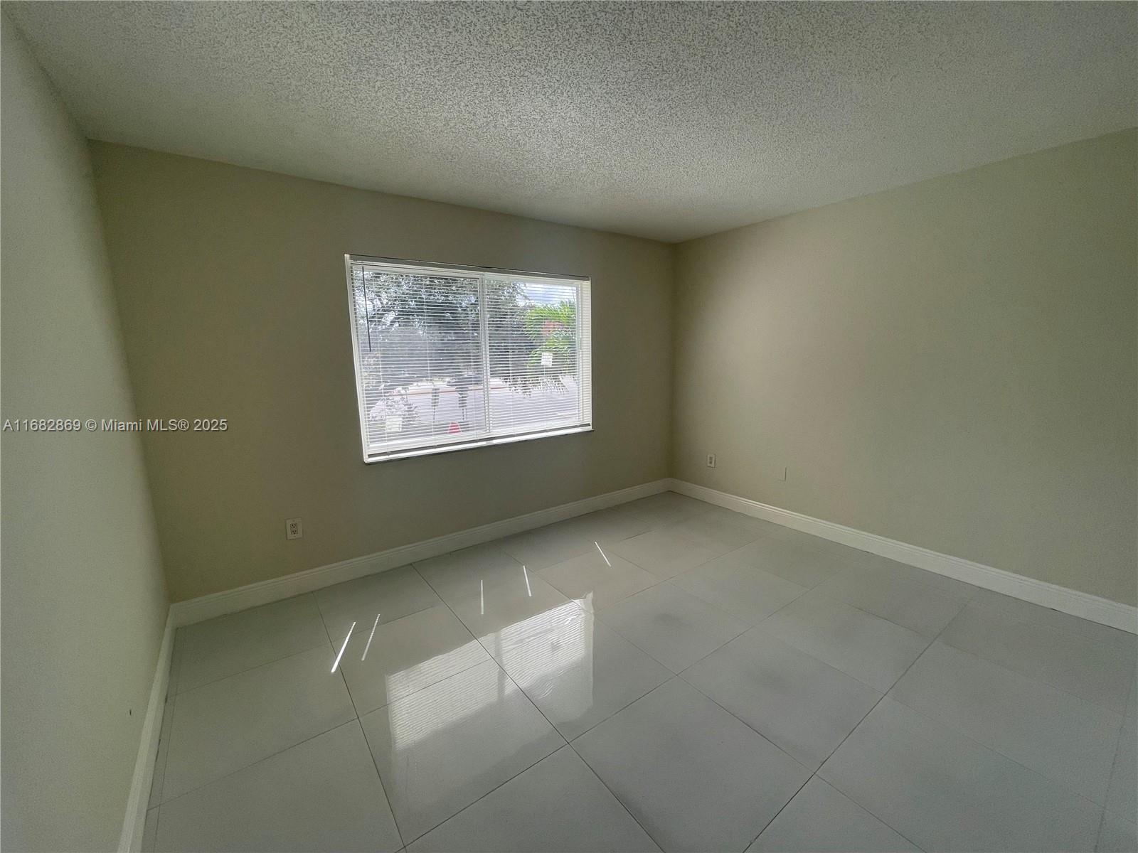 4255 N University Dr #201 Sunrise, FL 33351